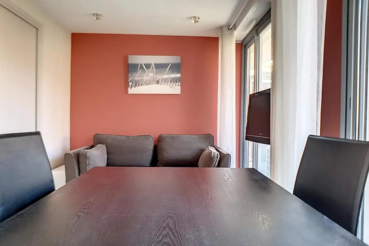 Henri Camille Real Estate - Rouaze 2 -Studio A 50M Center Канны Франция
