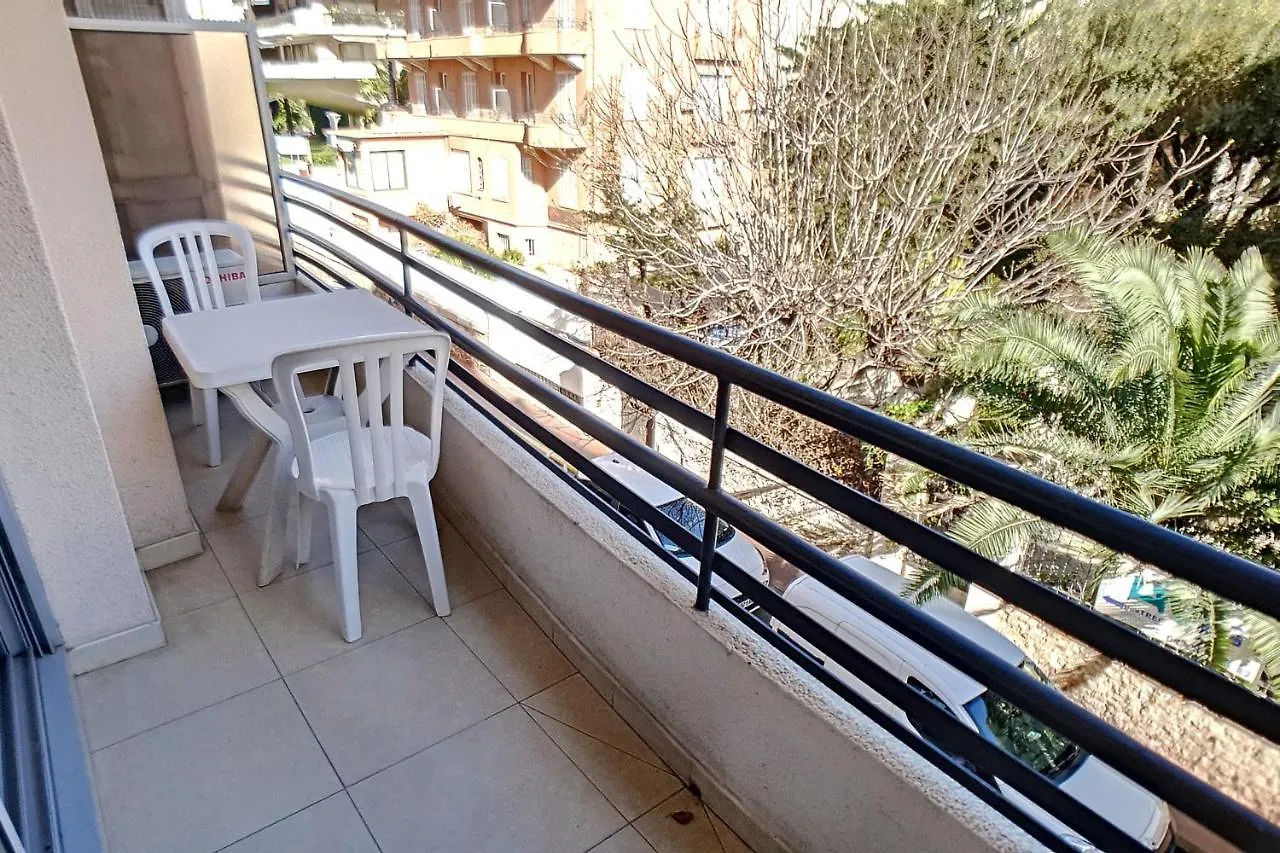 קאן Henri Camille Real Estate - Rouaze 2 -Studio A 50M Center 0*,  צרפת